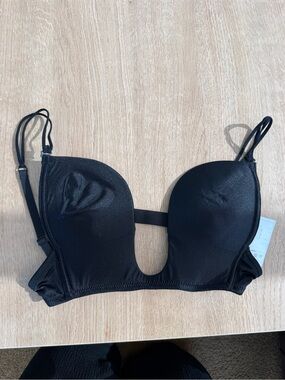 Black Plunge T-Shirt Bra with U-Plunge